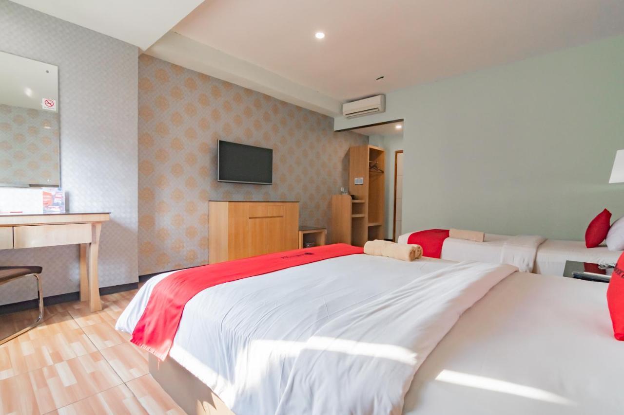 Reddoorz Premium Near Bandung Station Hotel Eksteriør billede