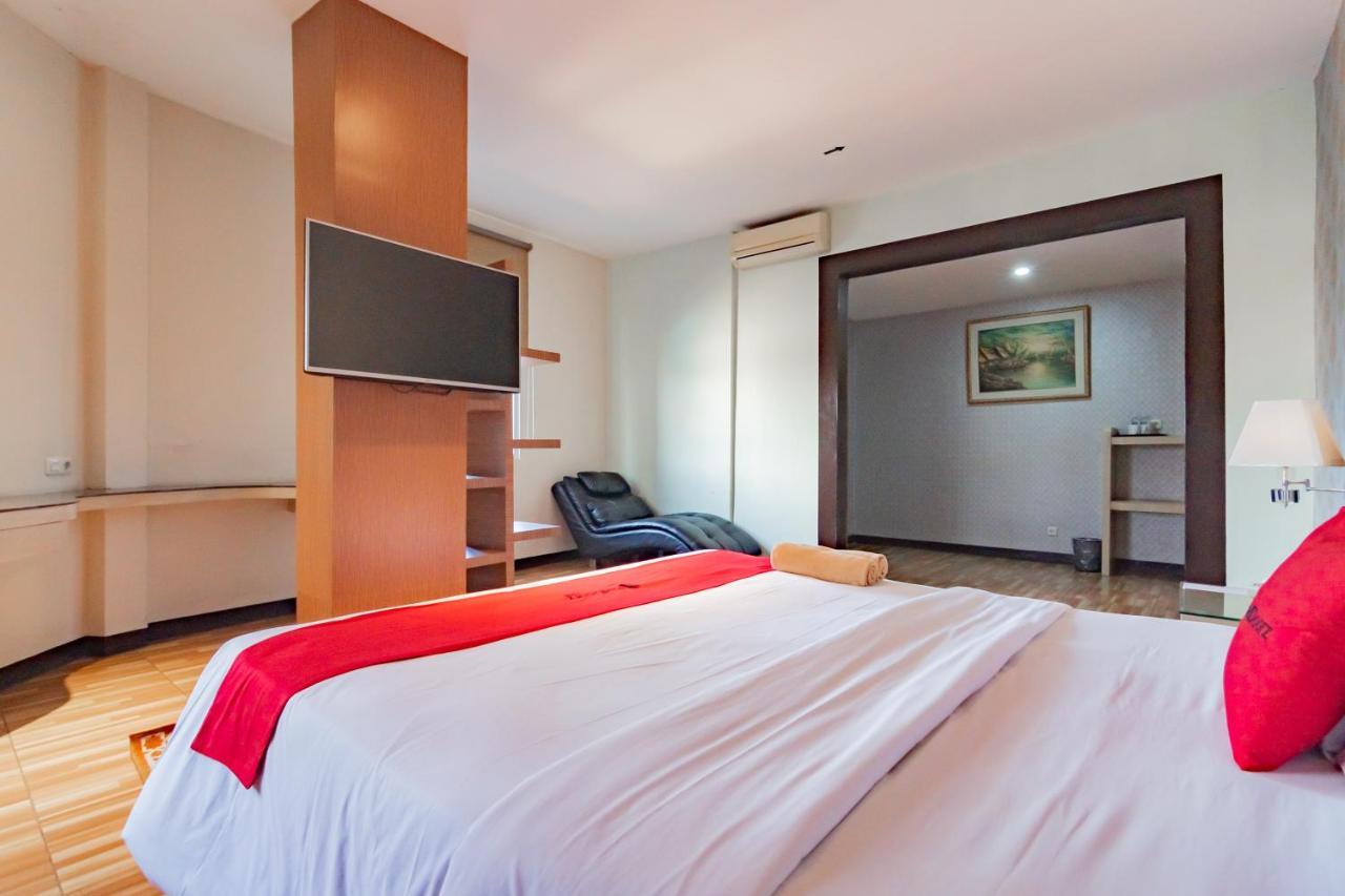 Reddoorz Premium Near Bandung Station Hotel Eksteriør billede