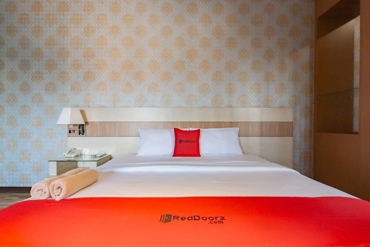 Reddoorz Premium Near Bandung Station Hotel Eksteriør billede