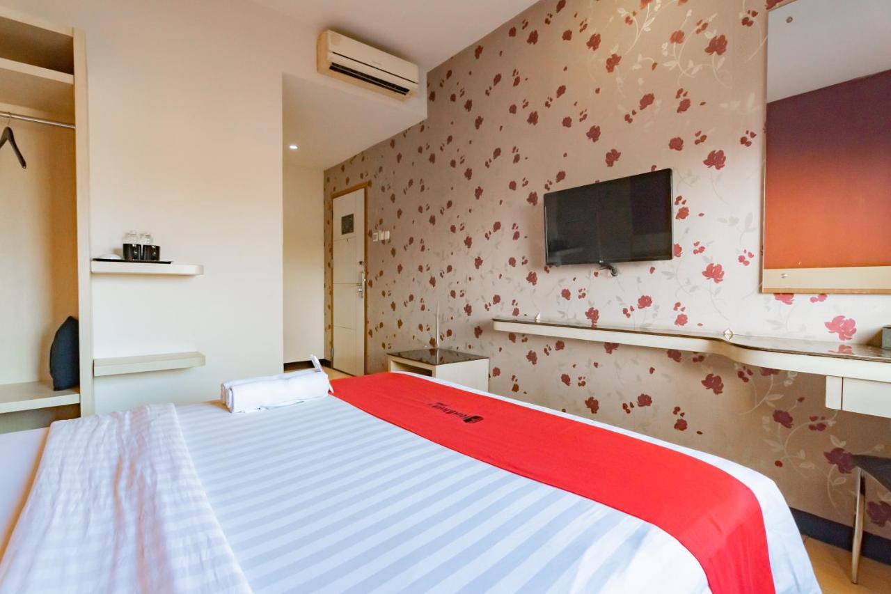 Reddoorz Premium Near Bandung Station Hotel Eksteriør billede
