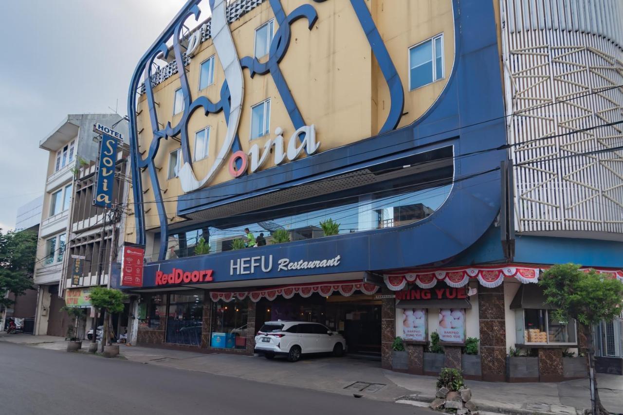 Reddoorz Premium Near Bandung Station Hotel Eksteriør billede