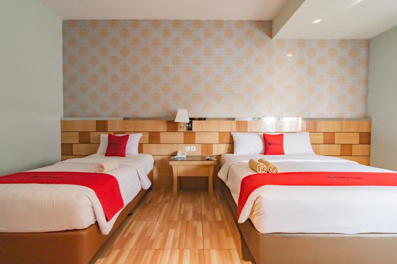 Reddoorz Premium Near Bandung Station Hotel Eksteriør billede