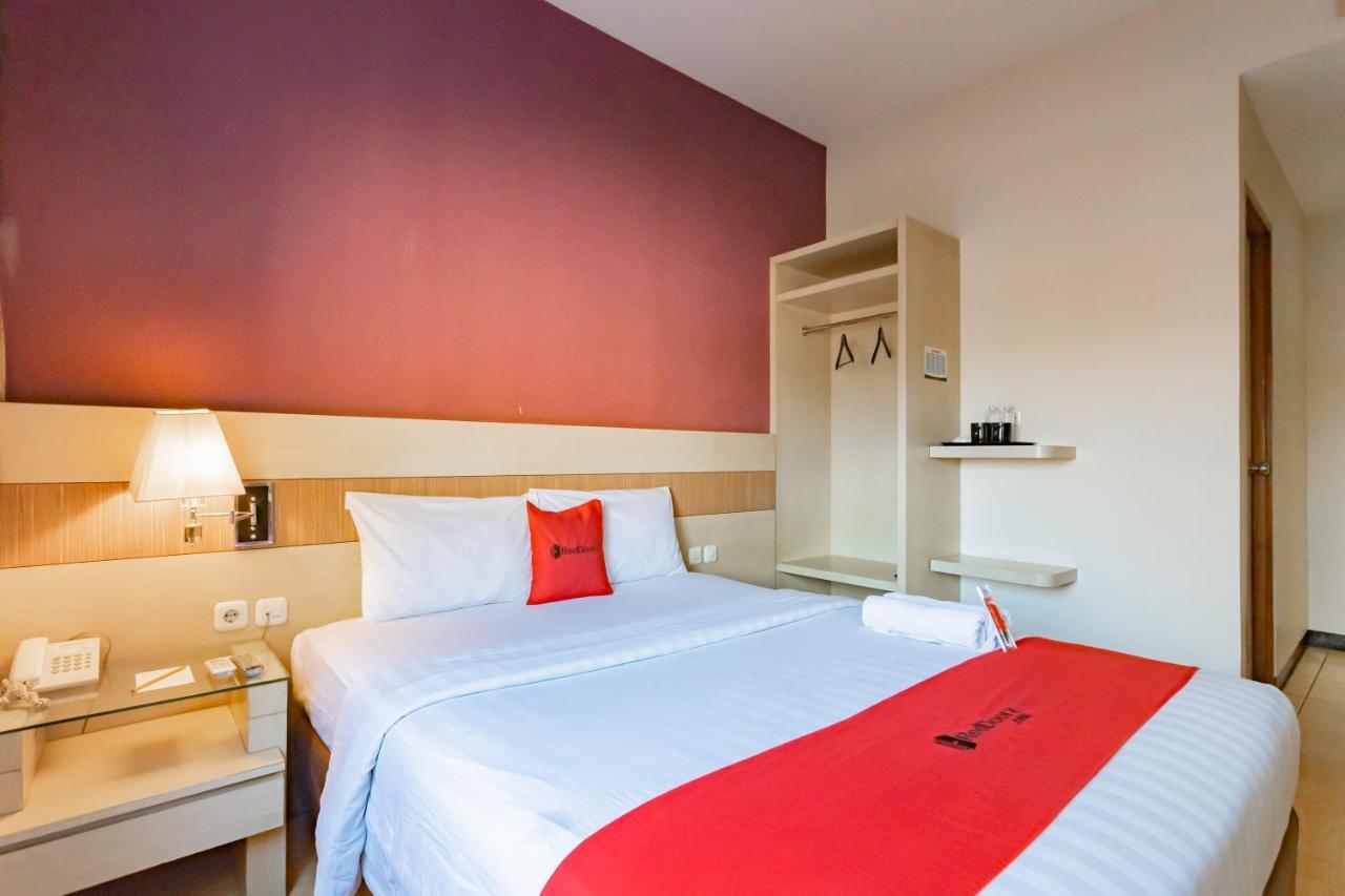 Reddoorz Premium Near Bandung Station Hotel Eksteriør billede