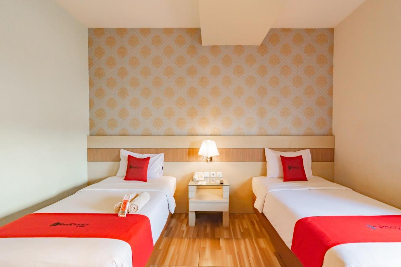 Reddoorz Premium Near Bandung Station Hotel Eksteriør billede
