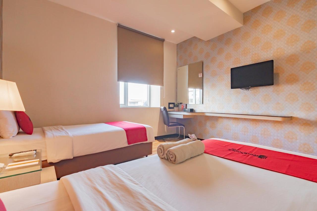 Reddoorz Premium Near Bandung Station Hotel Eksteriør billede