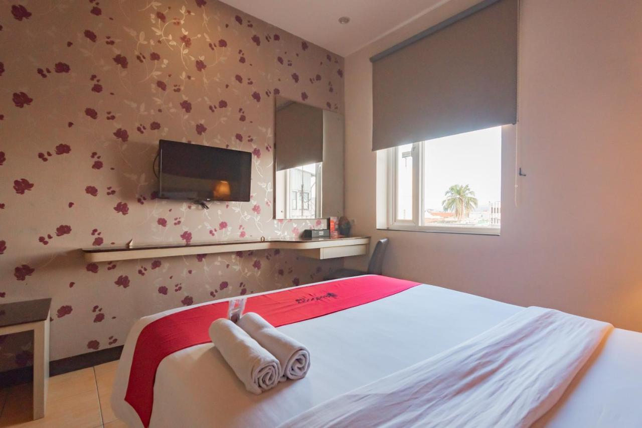 Reddoorz Premium Near Bandung Station Hotel Eksteriør billede